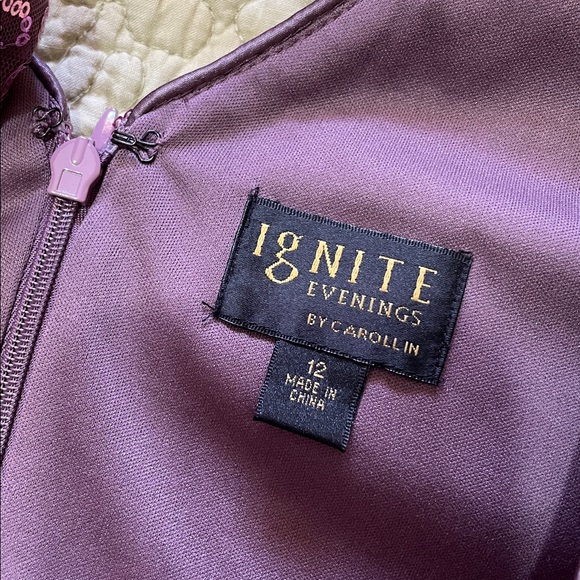 Ignite evenings, ruffled sequin gown with matching cape - Picture 6 of 7